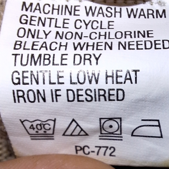 An Izod Argyle sleeveless 100% cotton sweater in a Men's XL. EUC - Picture 5 of 7